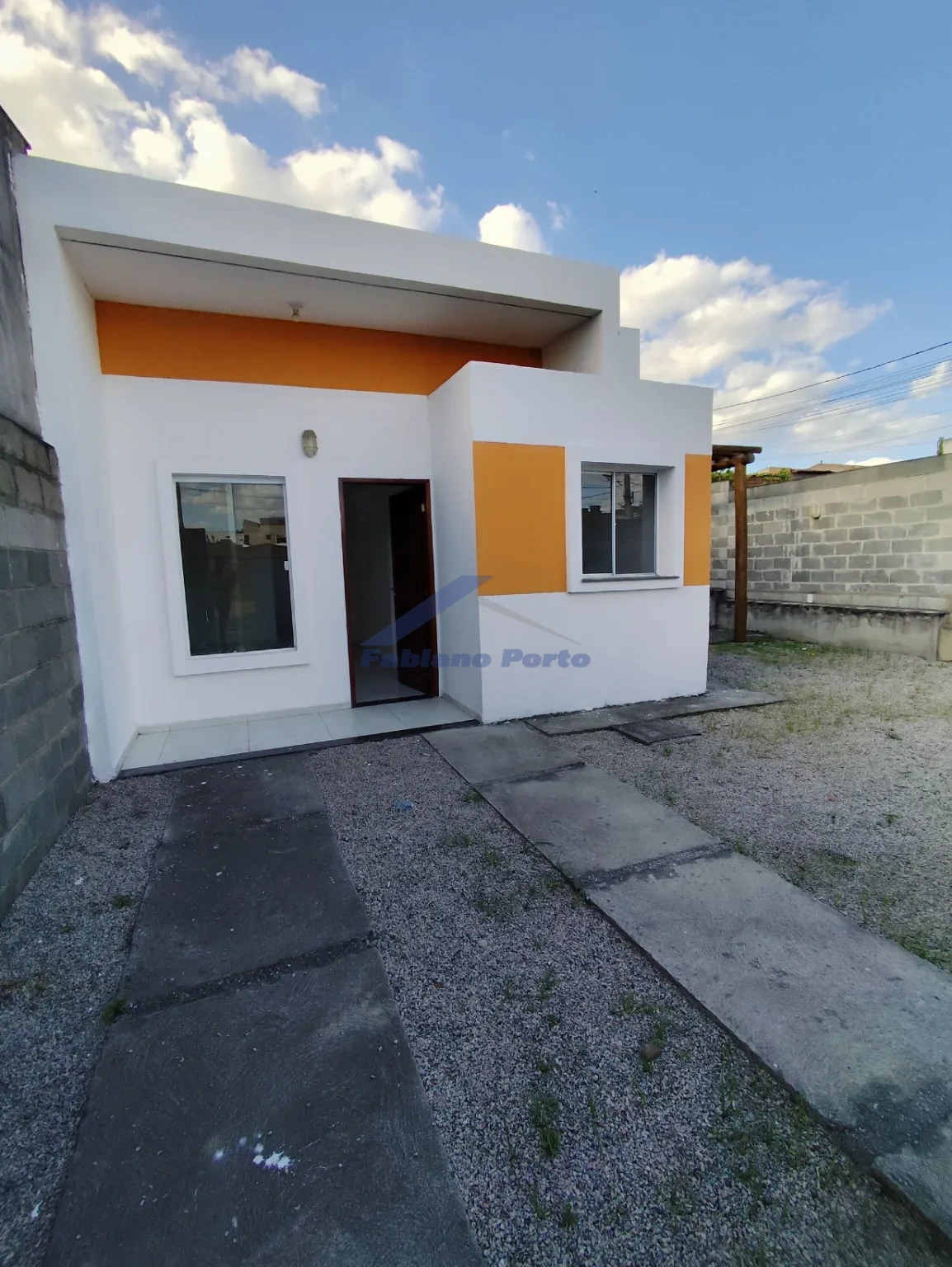 Casa de esquina com 3 quartos à venda nas Malvinas — Malvinas